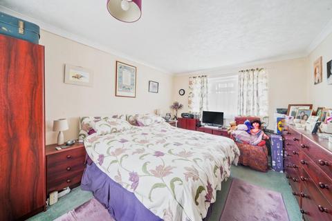 33 Pewsham Road, Swindon, SN2 5EL