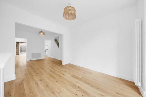 4 Cary Road, London, E11 3LQ