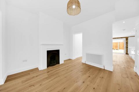 4 Cary Road, London, E11 3LQ