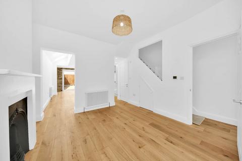 4 Cary Road, London, E11 3LQ