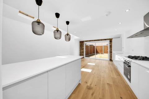 4 Cary Road, London, E11 3LQ