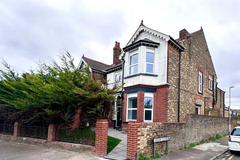 2 bedroom apartment to rent, Northdown Park Road Margate CT9