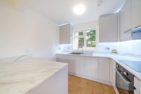 2 bedroom apartment for sale, Connaught Gardens, Morden SM4