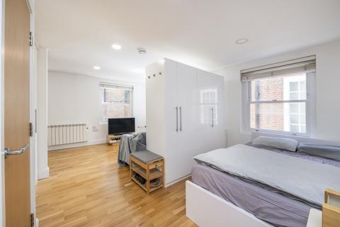 Studio for sale, Fleet Street