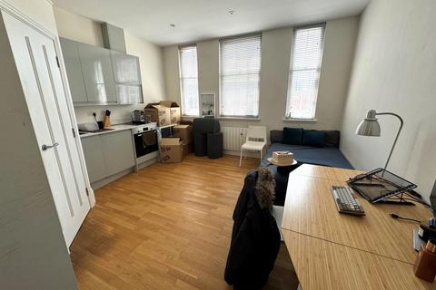 Studio to rent, Pentonville Road, Kings Cross, N1