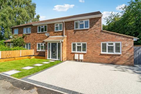 4 bedroom semi-detached house for sale, Meadowbank, Hitchin, SG4