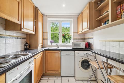 1 bedroom flat for sale, Brompton Park Crescent, London