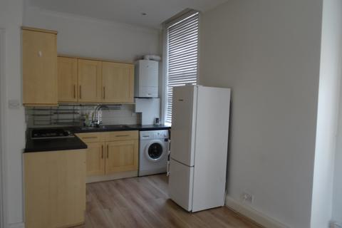 1 bedroom flat to rent, Beaufort Road