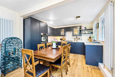 2 bedroom maisonette for sale, Fernlea Road, London SW12