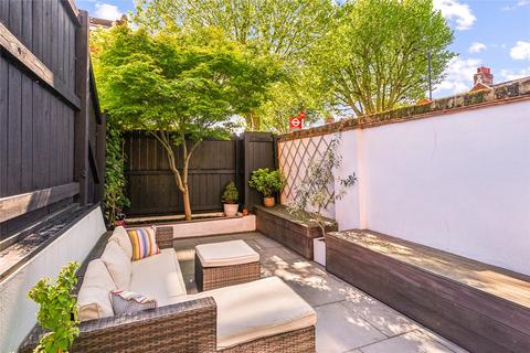 2 bedroom maisonette for sale, Clapham Common South Side, London SW4