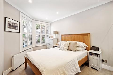 2 bedroom maisonette for sale, Clapham Common South Side, London SW4