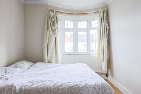 3 bedroom apartment to rent, Montana Road, Tooting, London, SW17