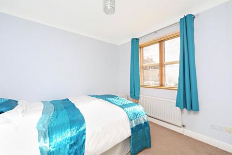 1 bedroom apartment for sale, King Henrys Reach, London W6