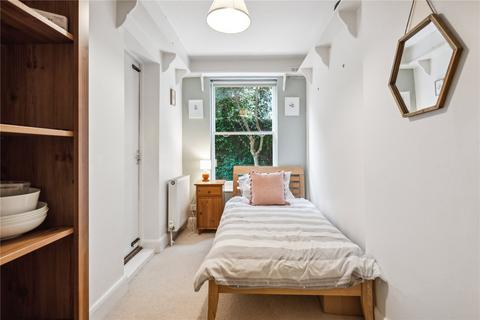 2 bedroom apartment to rent, Lakeside Road, London W14