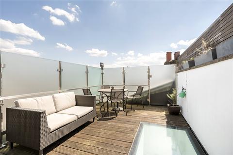 2 bedroom terraced house to rent, Wardo Avenue, London SW6