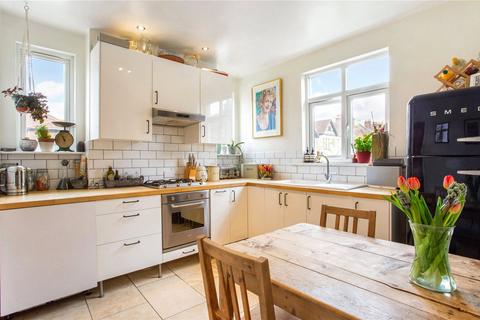 2 bedroom end of terrace house to rent, Dumbarton Road, London SW2