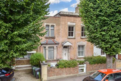 4 bedroom semi-detached house for sale, Grosvenor Park Road, Walthamstow