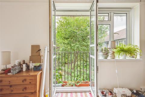 Studio for sale, Neilson-Terry Court, London SW9