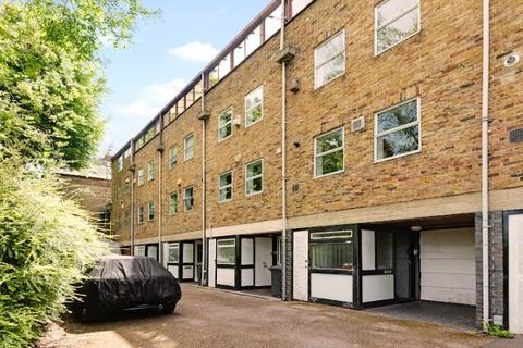 4 bedroom terraced house for sale, Southwood Lane, London N6