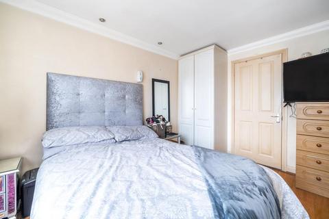 2 bedroom flat for sale, Camberley,  Surrey,  GU15