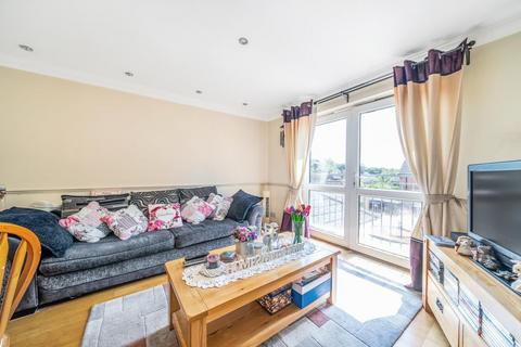 2 bedroom flat for sale, Camberley,  Surrey,  GU15