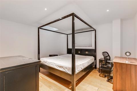 3 bedroom maisonette for sale, Salamander Court, London N7