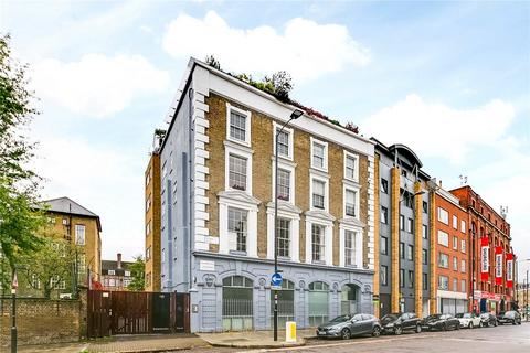 3 bedroom maisonette for sale, Salamander Court, London N7