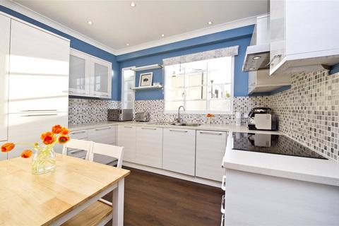 3 bedroom apartment for sale, Crompton Court, London SW3