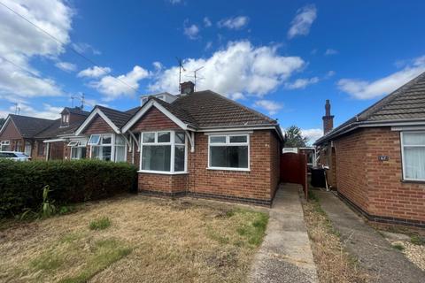 2 bedroom semi-detached bungalow to rent, Lorraine Crescent, Spinney Hill, Northampton NN3 6HW