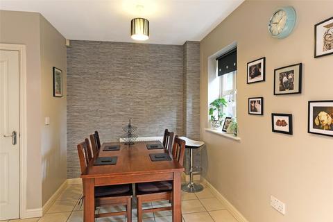 3 bedroom terraced house for sale, Temple Court, Wakefield, West Yorkshire, WF1