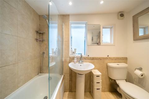 3 bedroom maisonette for sale, Sugden Road, London SW11