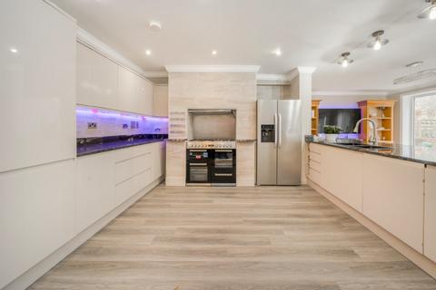 5 bedroom detached house for sale, Flanders Road, London W4