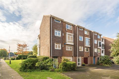 5 bedroom end of terrace house for sale, Chiswick Quay, London W4