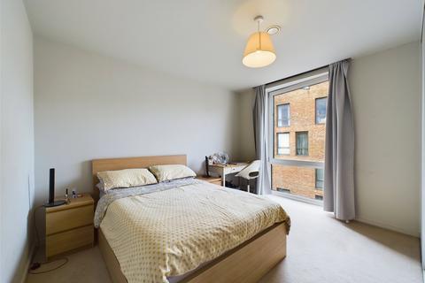 1 bedroom apartment for sale, Durham Wharf Drive, Brentford TW8