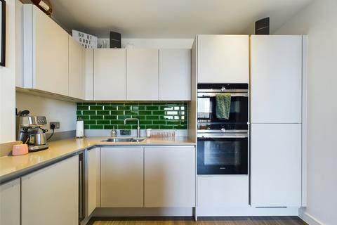 2 bedroom apartment for sale, London W3