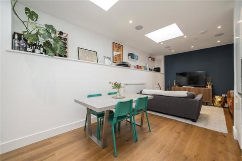 2 bedroom apartment to rent, Winchester Street, London W3