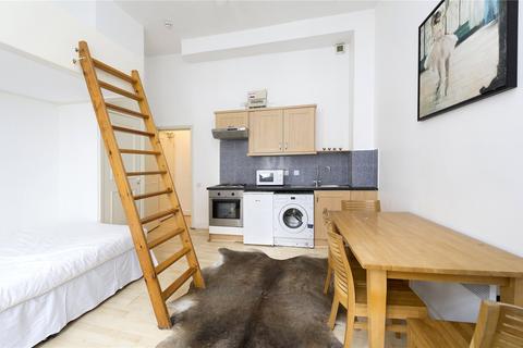 Studio to rent, Collingham Place, London SW5