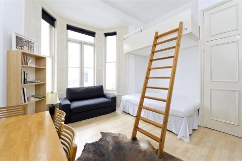 Studio to rent, Collingham Place, London SW5