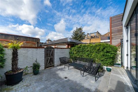 4 bedroom terraced house for sale, Cambria Street, London SW6