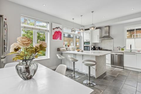 5 bedroom terraced house for sale, Stapleton Road, SW17