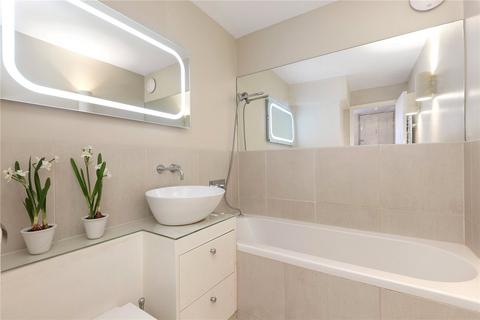 2 bedroom mews for sale, Royal Crescent Mews, London W11