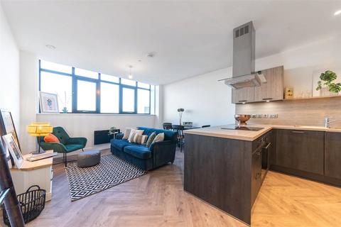 2 bedroom apartment to rent, Priory House, Birmingham B5