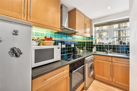 2 bedroom apartment for sale, London W8