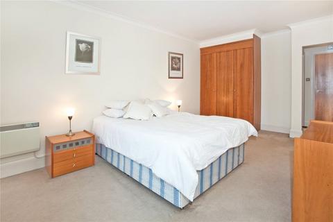 2 bedroom flat for sale, Forum Magnum Square, London SE1