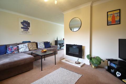 2 bedroom bungalow to rent, Woodside Park Avenue, Horsforth, Leeds, West Yorkshire, UK, LS18