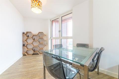 3 bedroom apartment for sale, Telegraph Avenue, London SE10