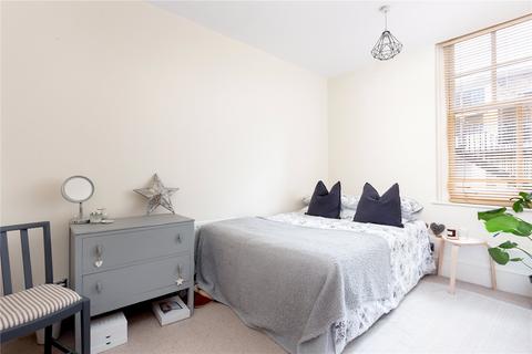 3 bedroom apartment to rent, Greycoat Gardens, London SW1P