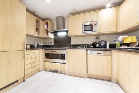 2 bedroom apartment to rent, Flagstaff House, 10 St. George Wharf SW8