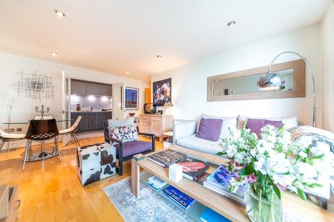 2 bedroom apartment to rent, Drake House, 14 St. George Wharf SW8