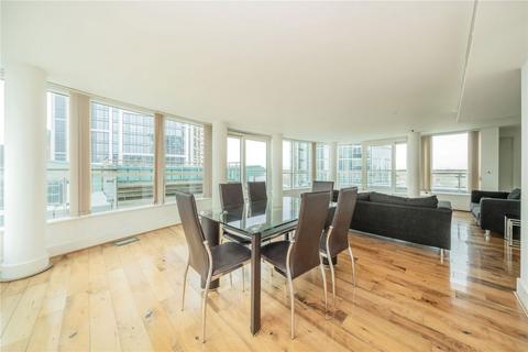 3 bedroom flat for sale, St. George Wharf, London SW8
